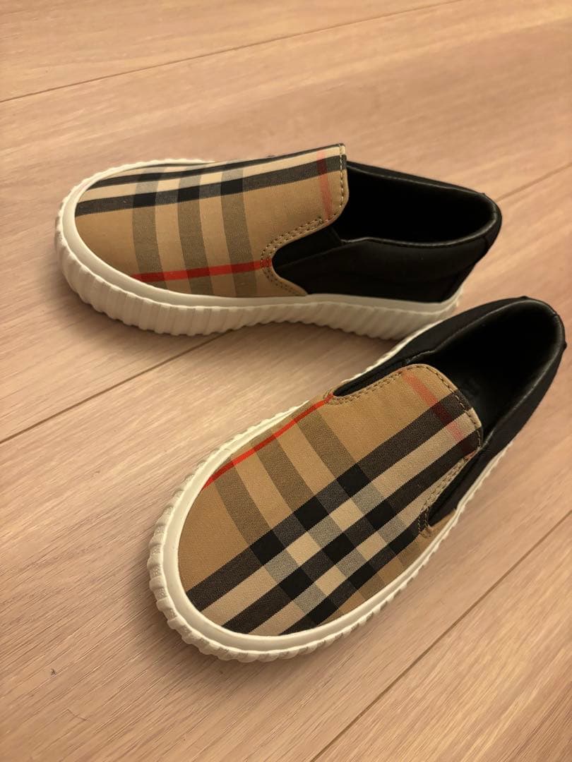 新品未使用 バーバリー キッズ シューズ 16cm 正規品 美品