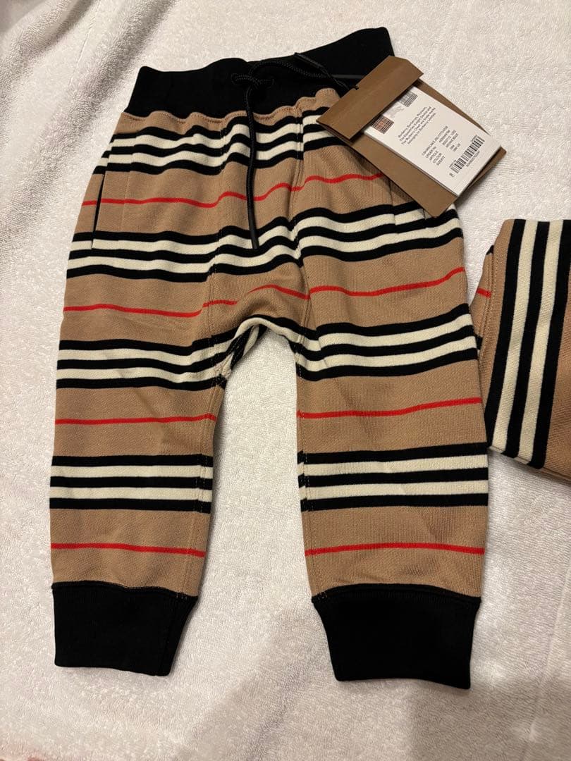 BURBERRY ベビー スウェットシャツとパンツセット 18M 新品タグ付きの写真4枚目