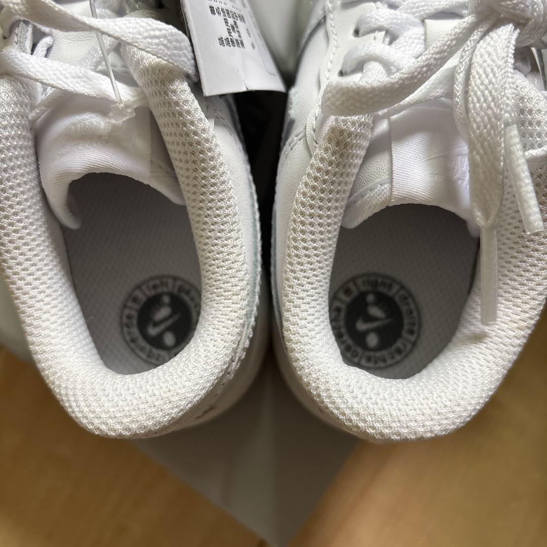 新品‼️NIKE FORCE ホワイト 9c 15cm キッズの写真2枚目