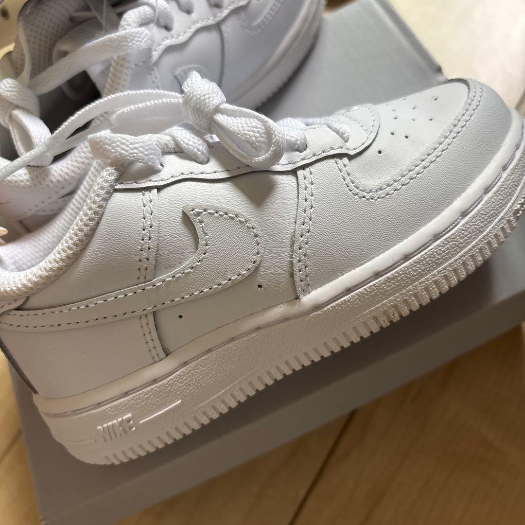 新品‼️NIKE FORCE ホワイト 9c 15cm キッズの写真4枚目