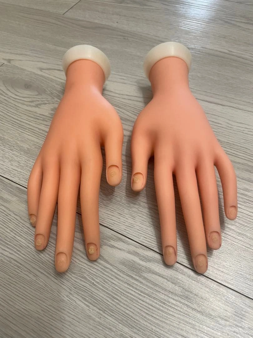 ネイル練習用手 肌色 標準サイズの写真2枚目