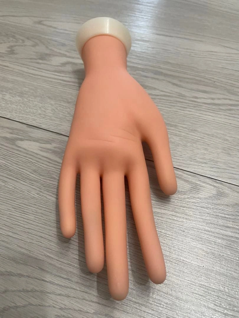 ネイル練習用手 肌色 標準サイズの写真5枚目