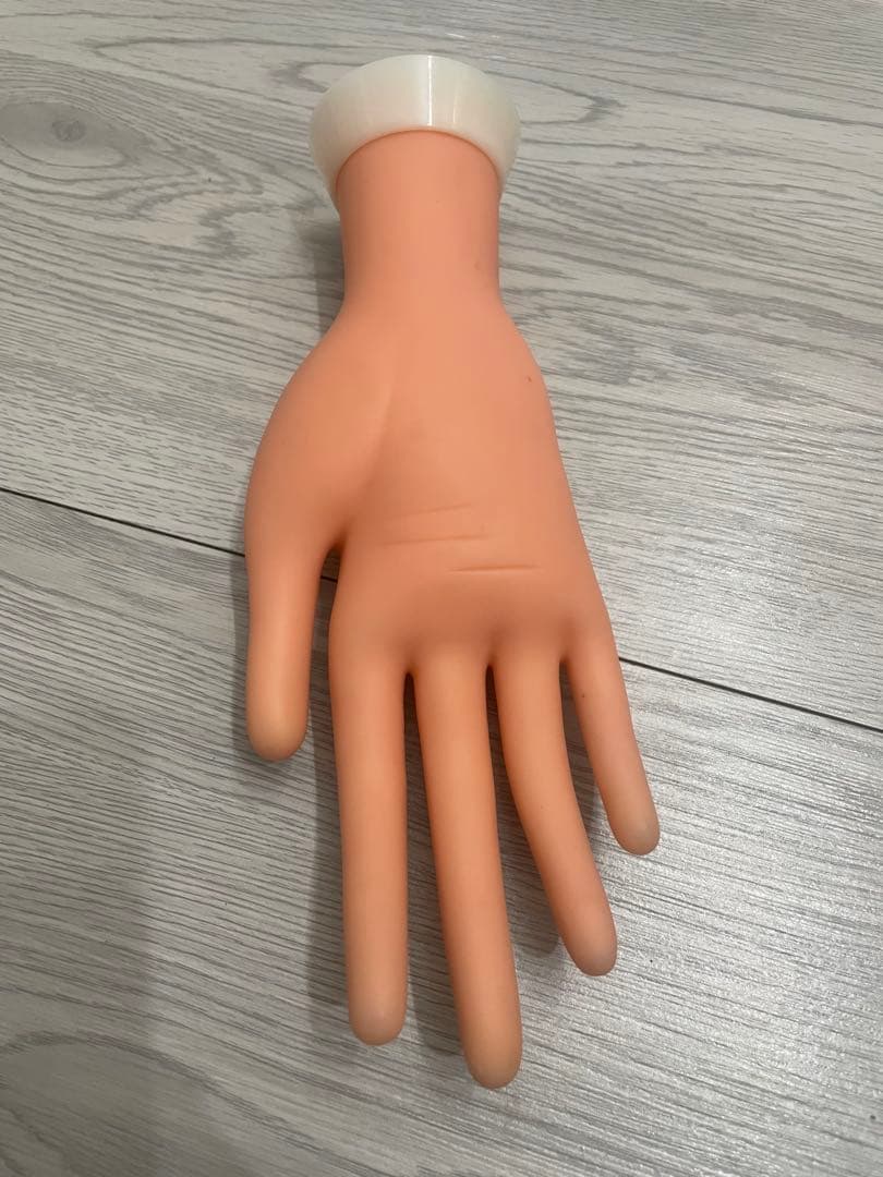 ネイル練習用手 肌色 標準サイズの写真6枚目
