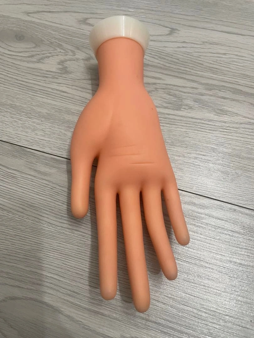 ネイル練習用手 肌色 標準サイズの写真6枚目