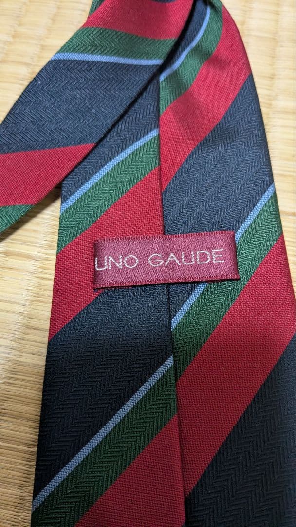UNO GAUDE ストライプデザイン ネクタイ ネイビー 赤の写真4枚目