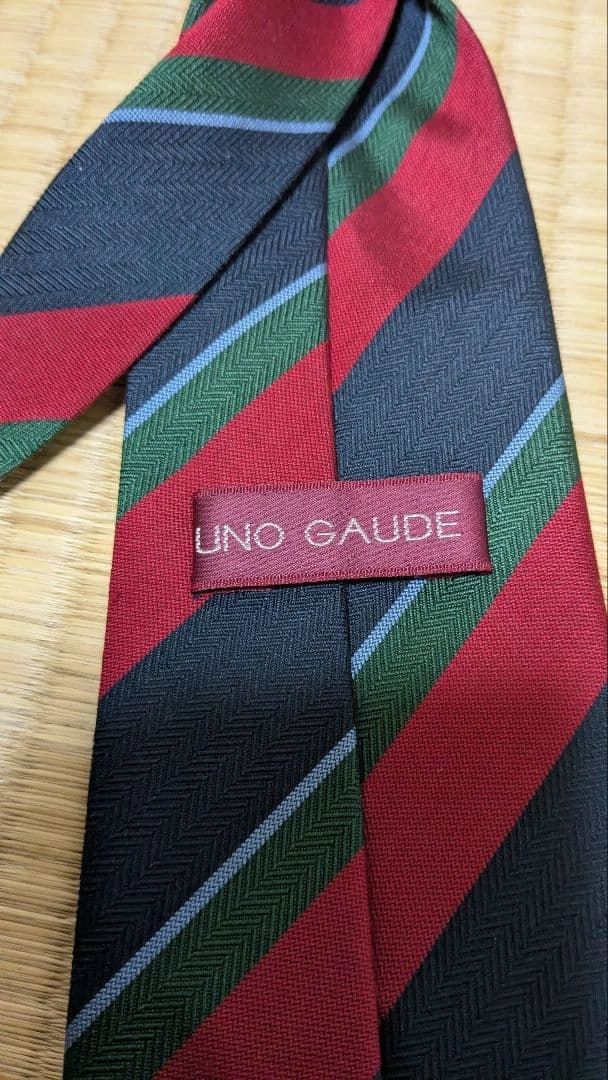 UNO GAUDE ストライプデザイン ネクタイ ネイビー 赤の写真4枚目