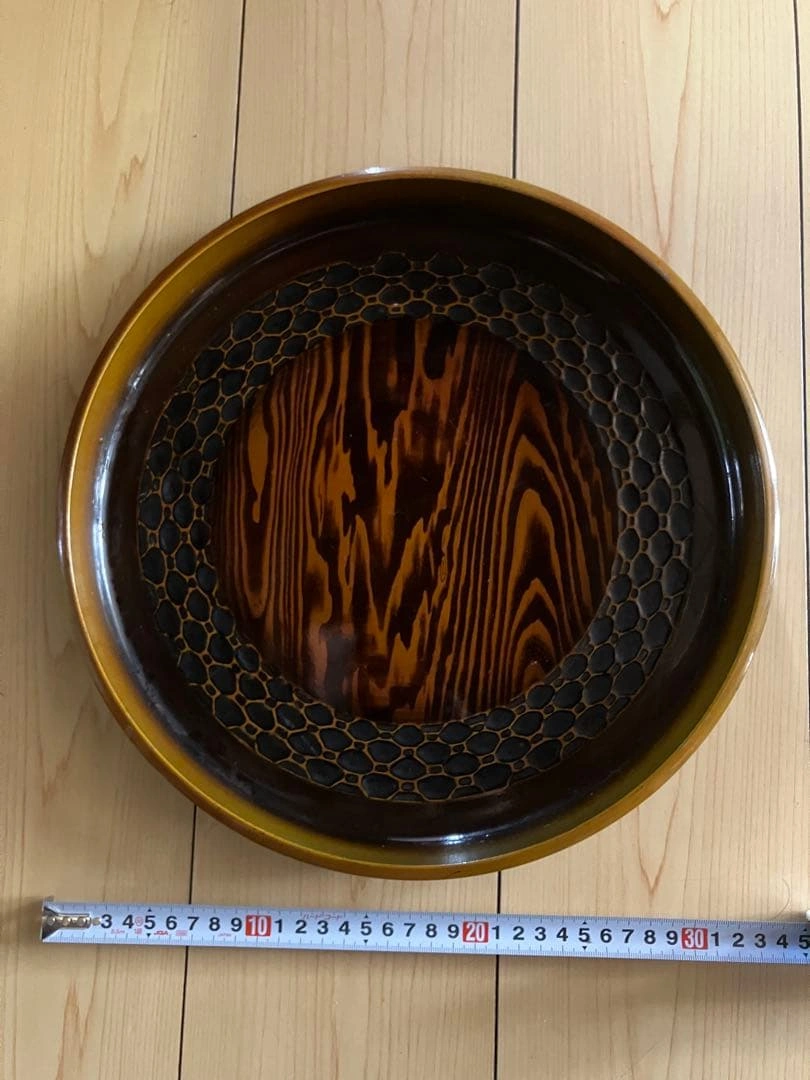 漆器 円形盆 蜂の巣模様 約33cmの写真2枚目