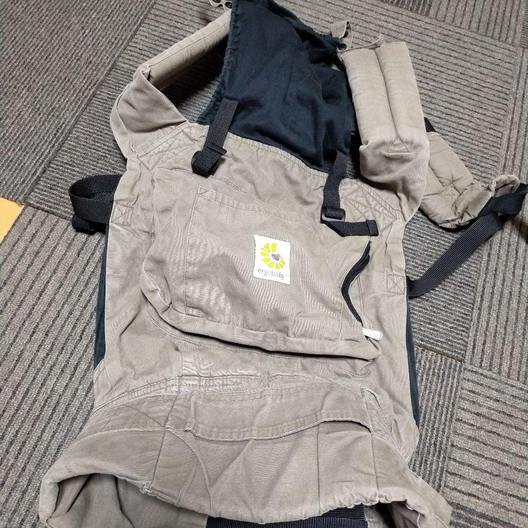 Ergobaby 抱っこ紐 ベージュと黒の写真6枚目