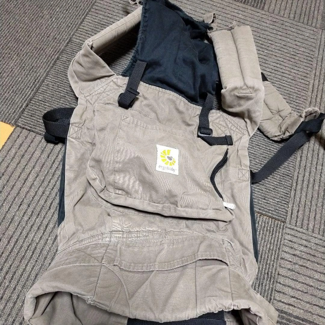 Ergobaby 抱っこ紐 ベージュと黒の写真6枚目