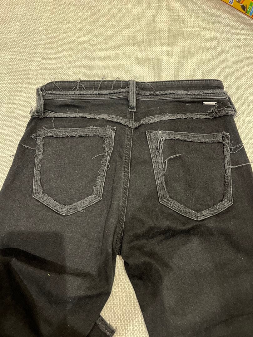 1．2度着用美品ディーゼルスリムストレッチブラックデニム25の写真5枚目