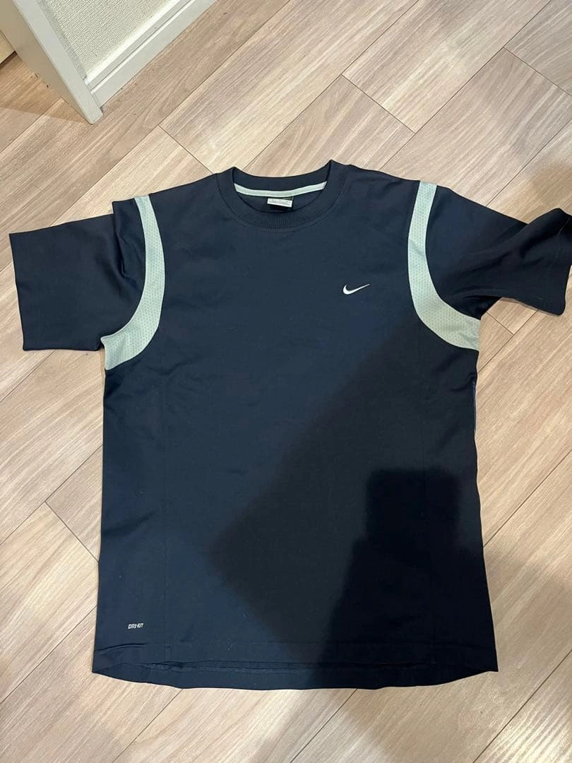 数回着用美品 NIKE半袖シャツM