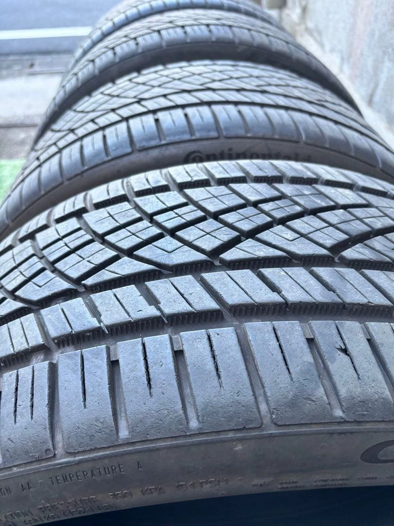 255/30ZR22 95Y XL FR 4本セットコンチネンタルサマータイヤの写真10枚目