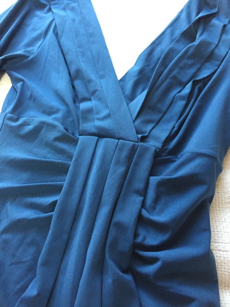 美品 BCBGのワンピースの写真2枚目