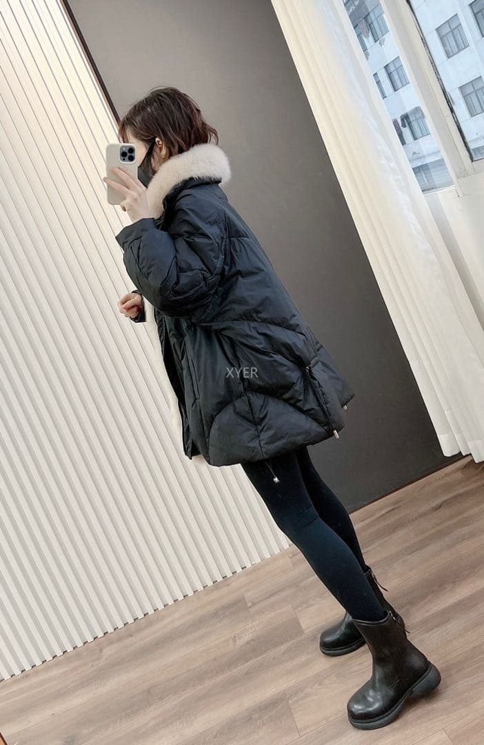 美品　ファー付き　高級ダウンジャケット　Mの写真4枚目