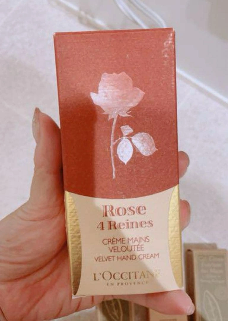 L'OCCITANE ローズ レーヌ ヴェルヴェット ハンドクリームなど計4点の写真3枚目