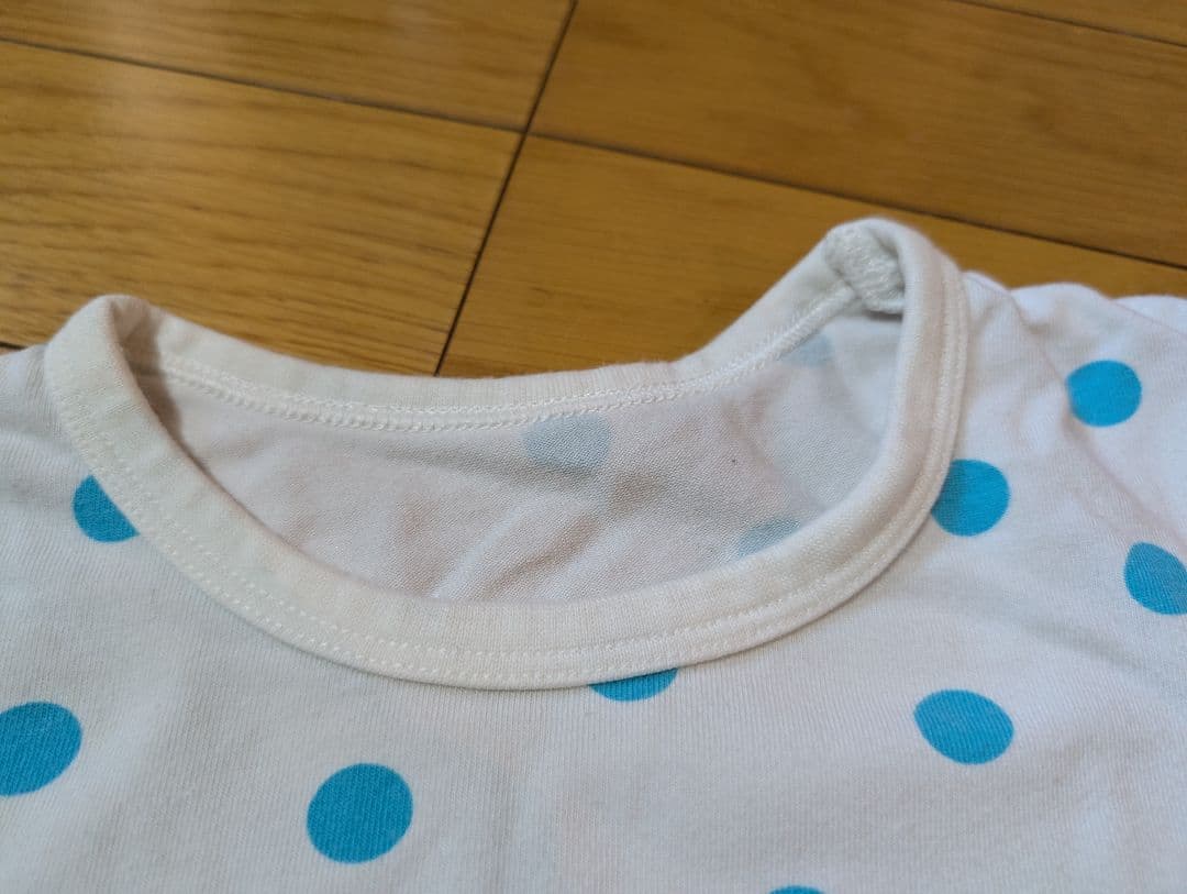 ユニクロ 水玉模様 クジラ刺繍 Tシャツ 110cmの写真2枚目