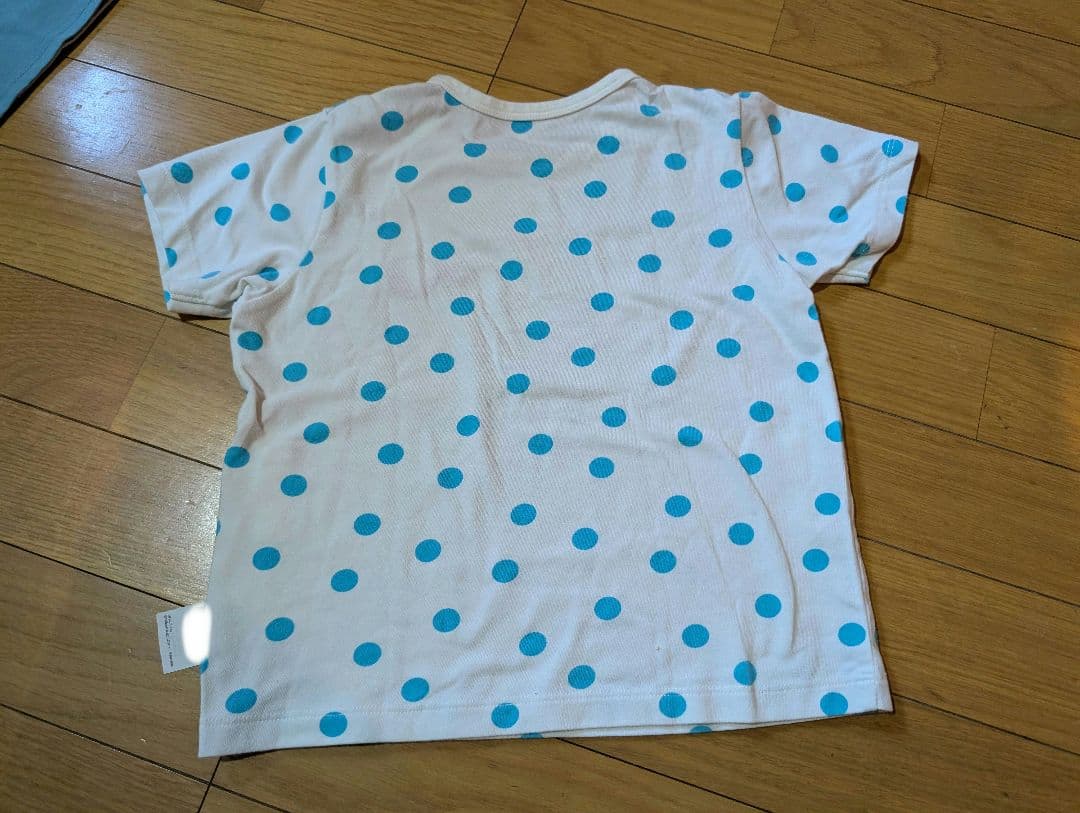 ユニクロ 水玉模様 クジラ刺繍 Tシャツ 110cmの写真4枚目