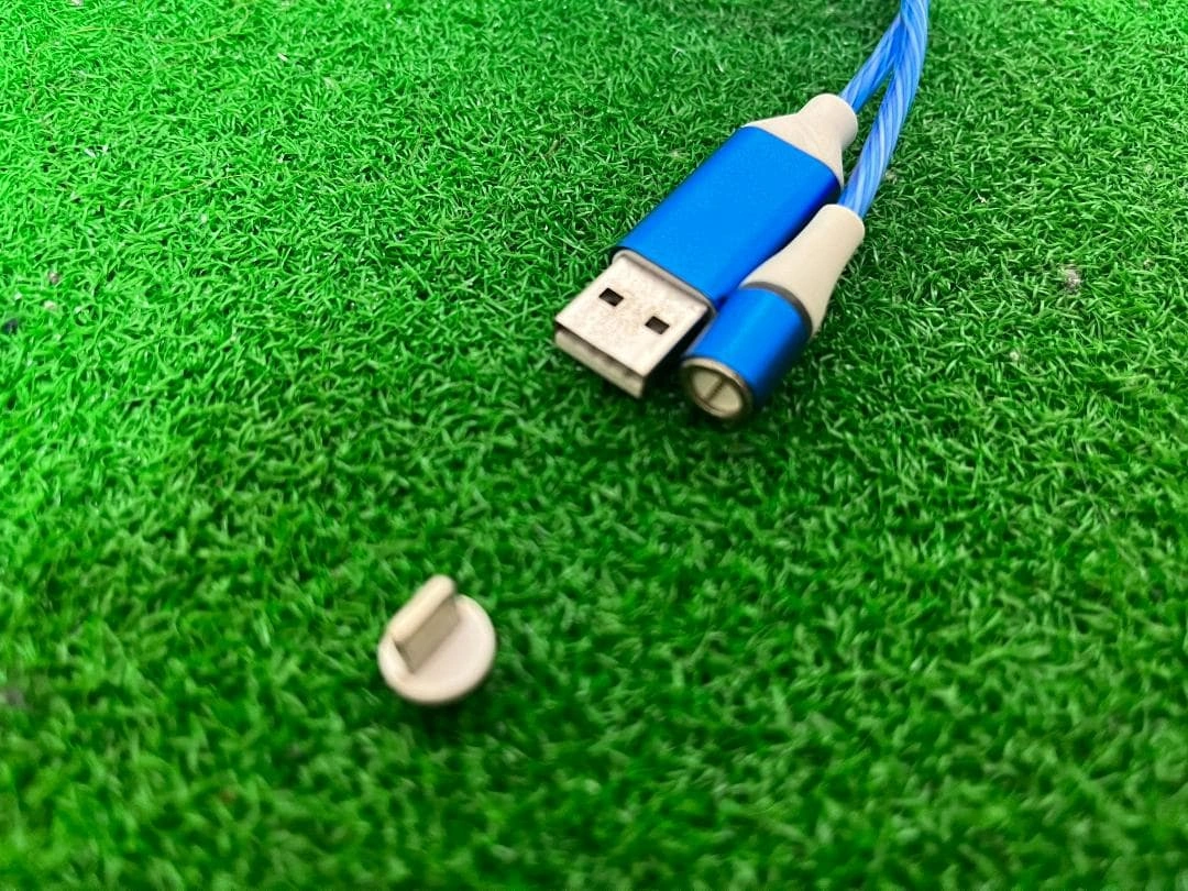 iPhone充電ケーブルの写真3枚目