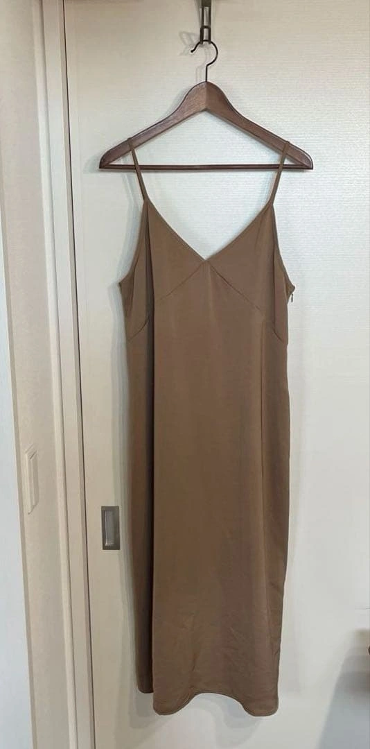 【新品】ユニクロ 大人気完売 キャミソールワンピース 無印良品 GUの写真2枚目