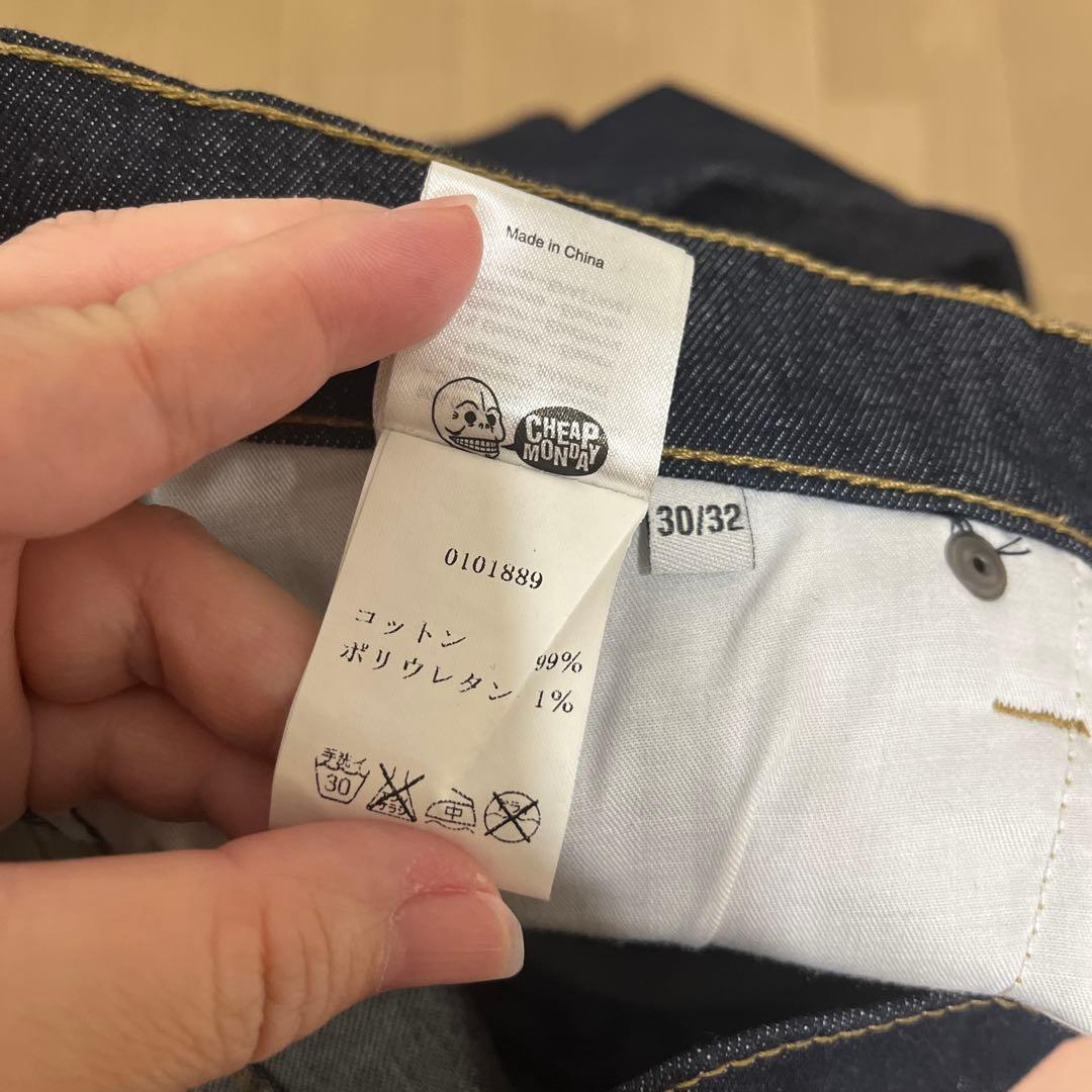 【美品】チープマンデイ 30/32 ストレートデニム スキニーデニムの写真7枚目