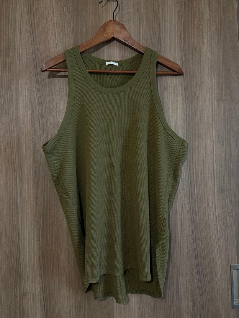 【美品】GU カーキ タンクトップ UNIQLO 無印良品の写真2枚目