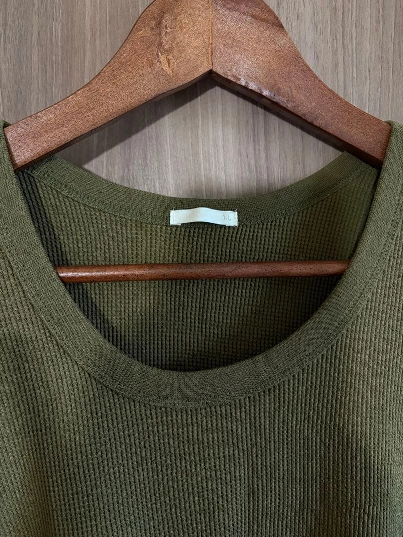 【美品】GU カーキ タンクトップ UNIQLO 無印良品の写真3枚目
