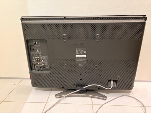 【ジャンク品。譲ります。】SHARP 液晶カラーテレビ　LC-32E8の写真2枚目