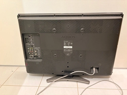 【ジャンク品。譲ります。】SHARP 液晶カラーテレビ LC-32E8の写真2枚目