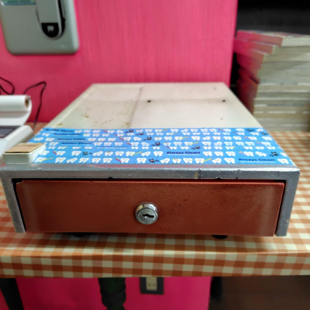 ⭐️レトロ⭐️金庫　鍵付き収納ボックス 　店舗