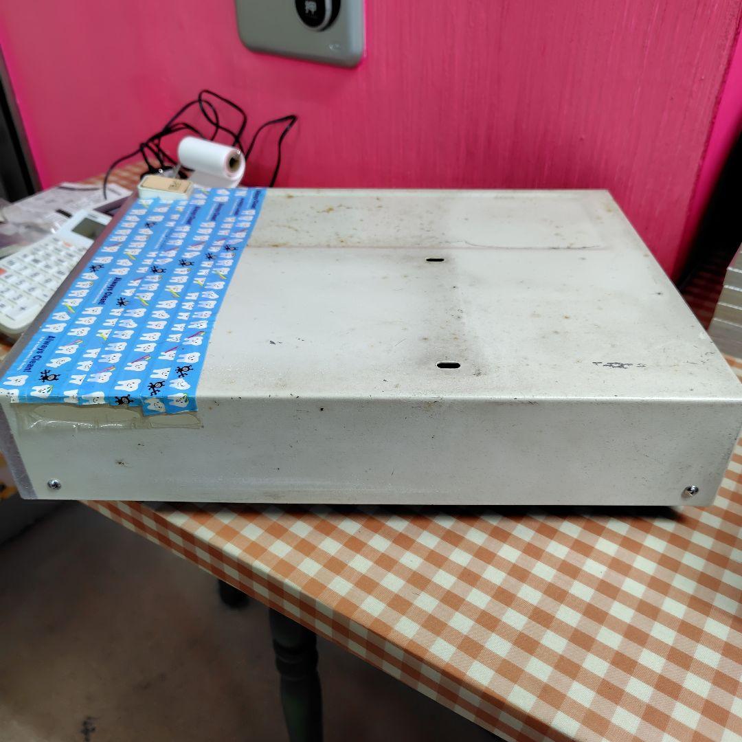 ⭐️レトロ⭐️金庫　鍵付き収納ボックス 　店舗の写真3枚目