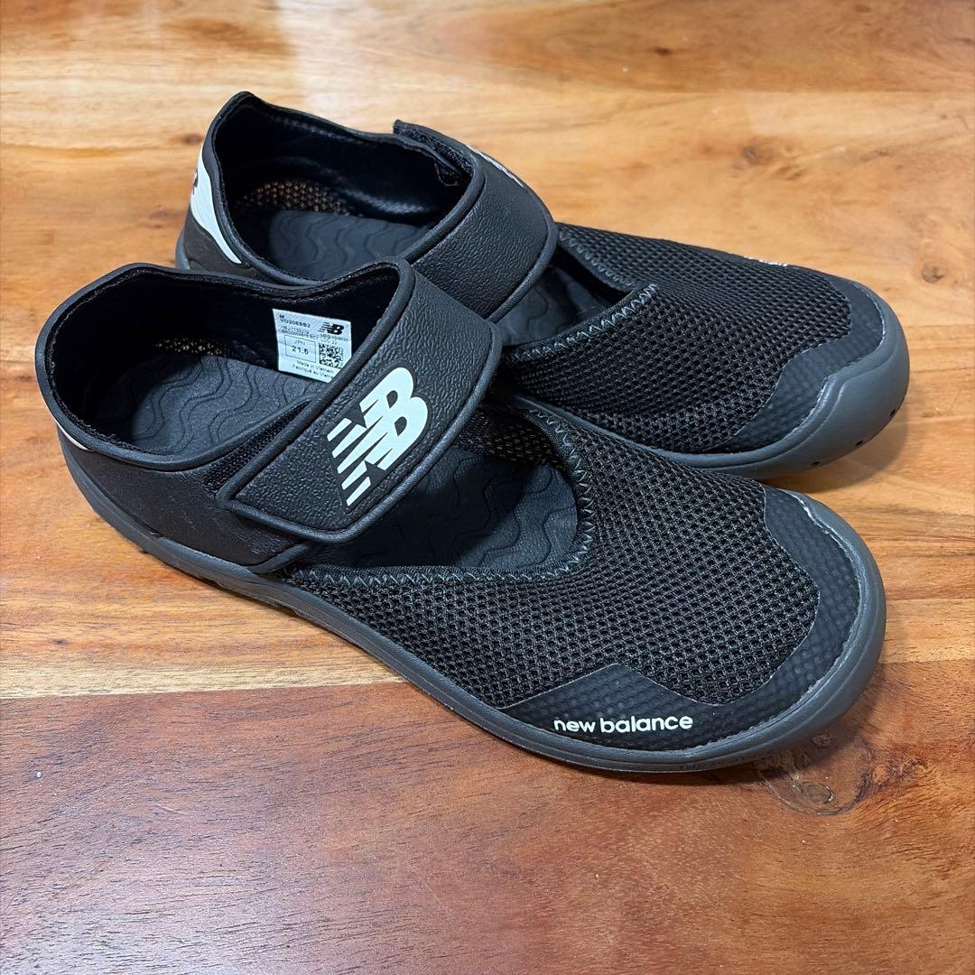 【美品】new balance 水陸両用サンダル　21.5センチの写真3枚目