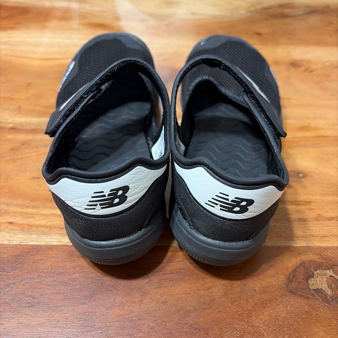 【美品】new balance 水陸両用サンダル　21.5センチの写真4枚目