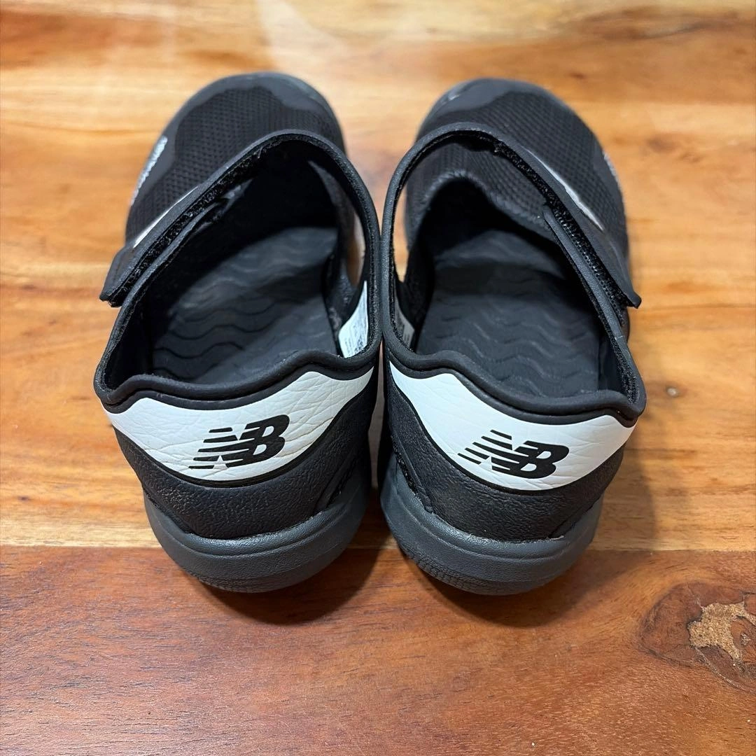【美品】new balance 水陸両用サンダル 21.5センチの写真4枚目