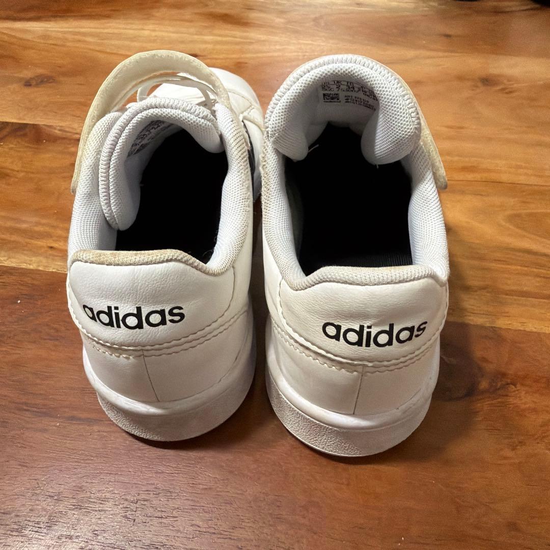 adidas ホワイト アディダス 21cm キッズスニーカー 白の写真3枚目