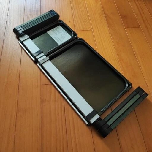 サンワサプライ 軽量折り畳みPCデスクの写真2枚目