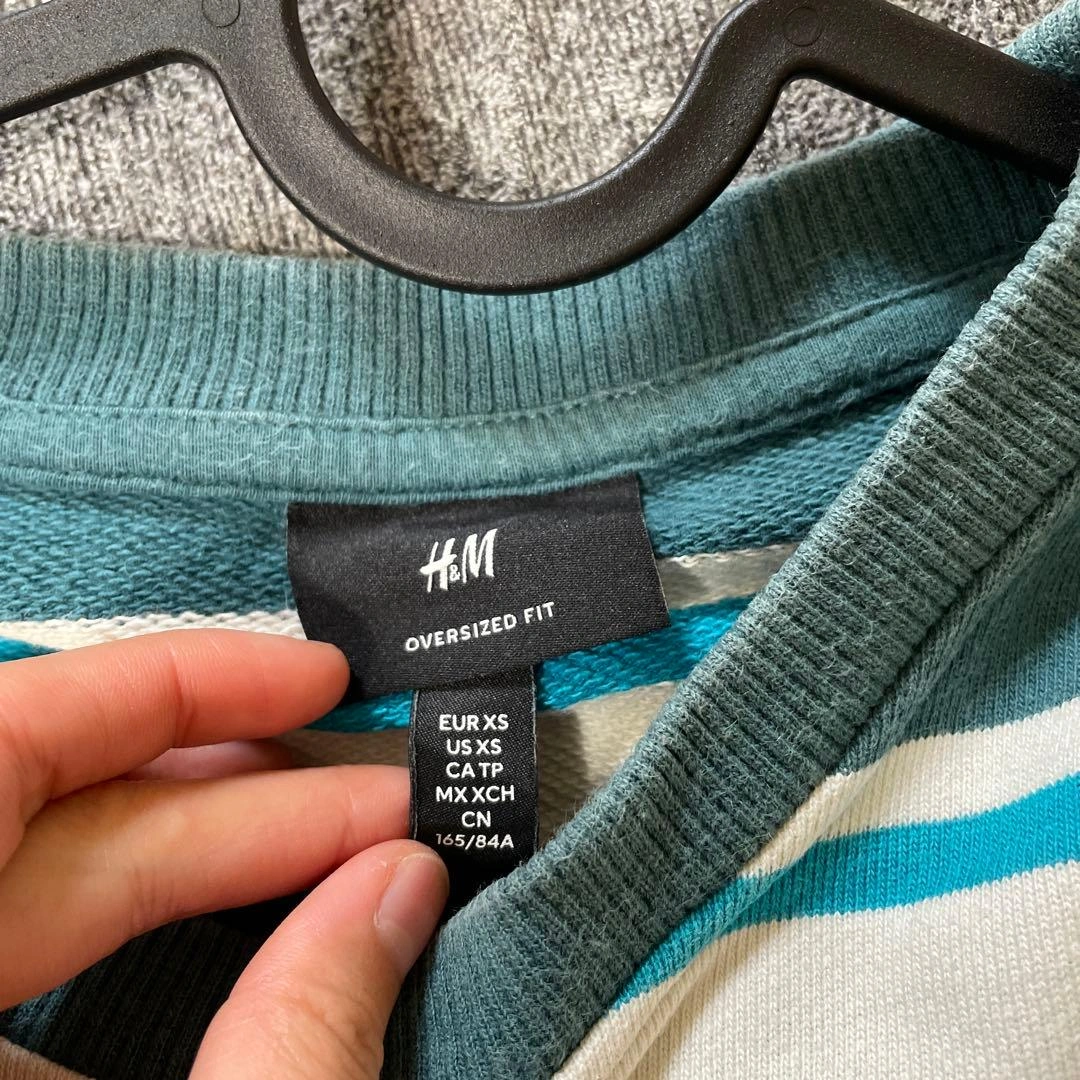 H&M ストライプ オーバーサイズ トレーナーの写真3枚目