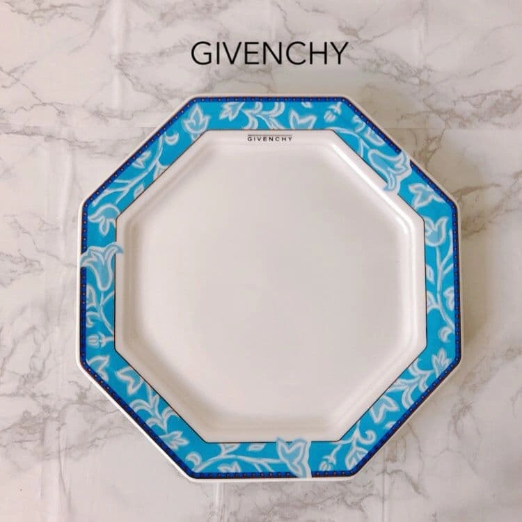 GIVENCHY 八角形皿 26cmの写真2枚目