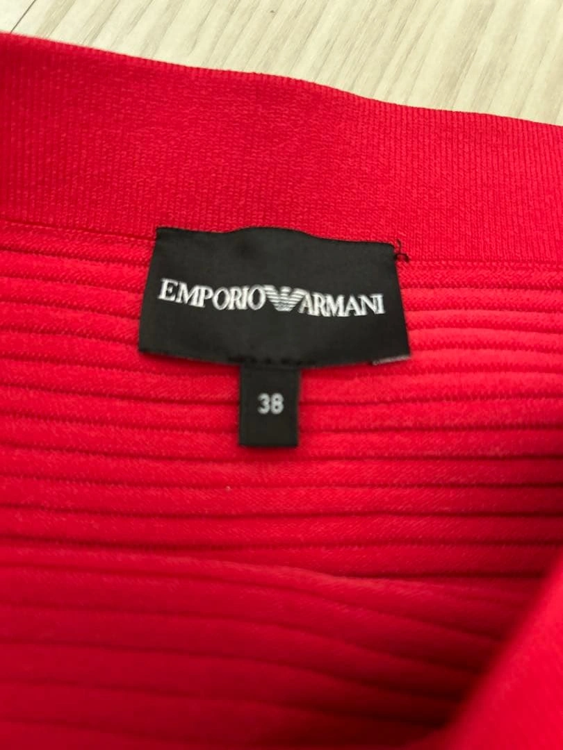 EMPORIO ARMANI レッド タイトスカート 38アルマーニの写真2枚目