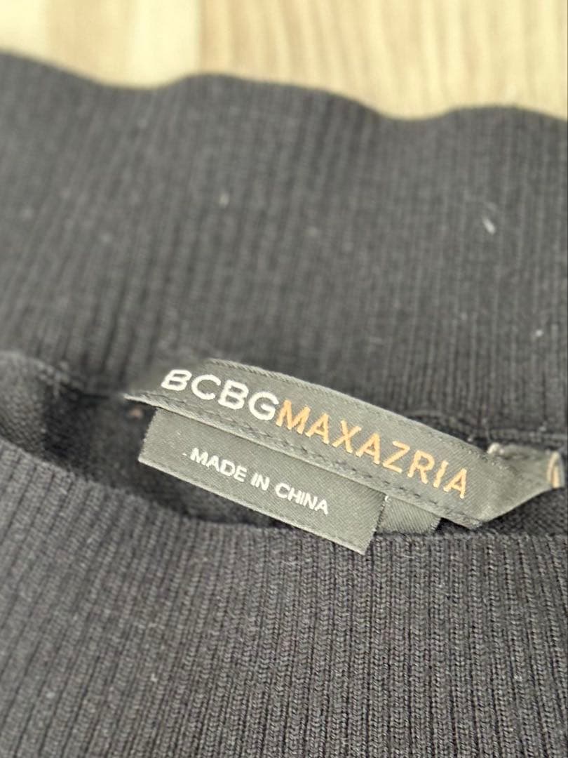 BCBG ブラック ニットワンピース 長袖の写真2枚目