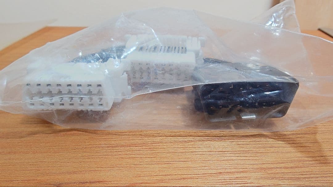 【メルカリ販売済み】OBD2 Yケーブルコネクター