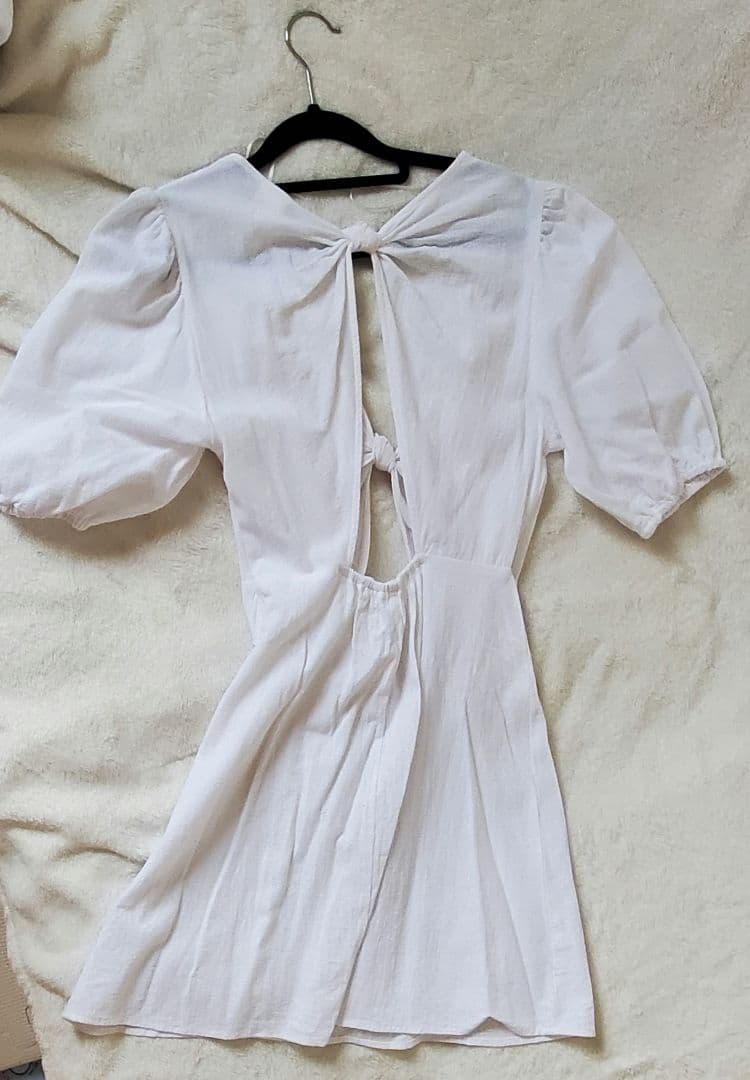 H&M ホワイトドレスの写真2枚目