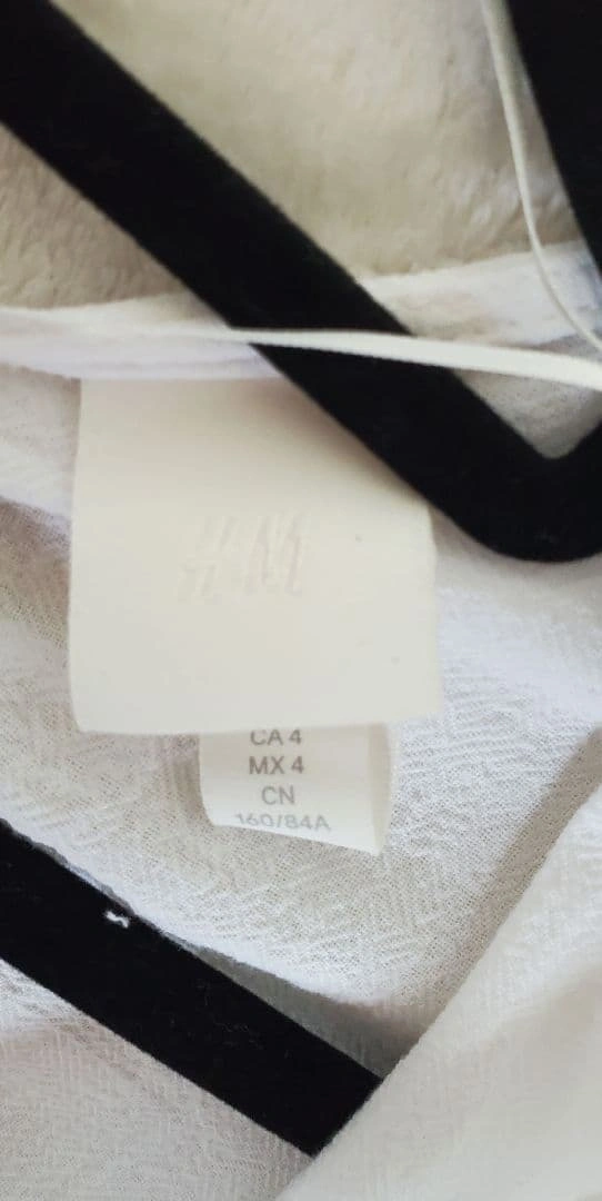 H&M ホワイトドレスの写真3枚目