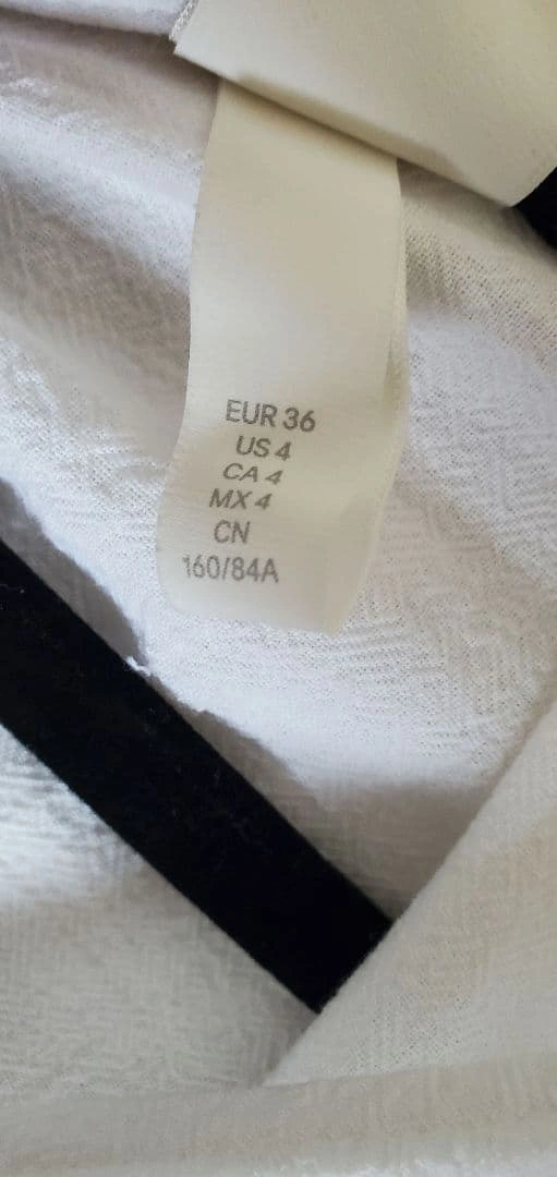 H&M ホワイトドレスの写真4枚目