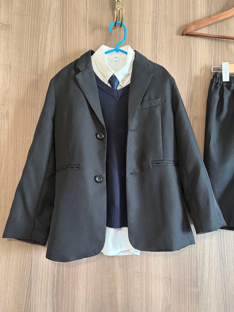 【5点セット】フォーマルスーツ　ニットベスト　130サイズ　UNIQLO GUの写真2枚目