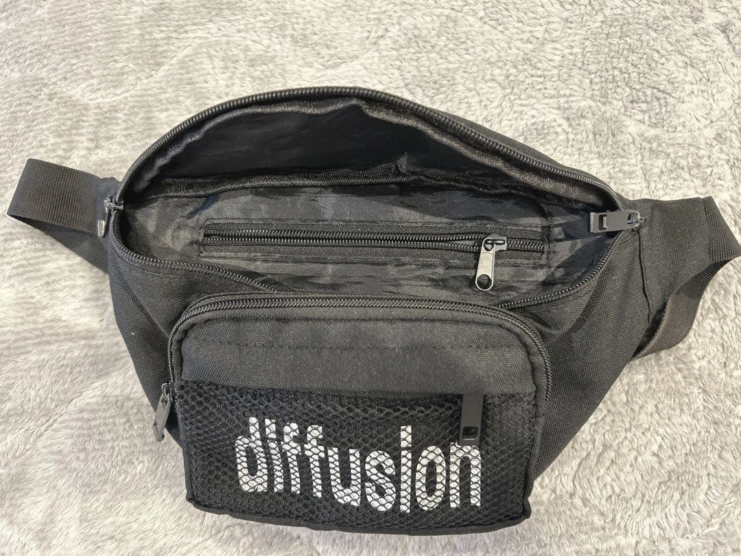 diffusion ショルダーバッグ ボディバッグ 黒 ブラック フリーサイズの写真4枚目