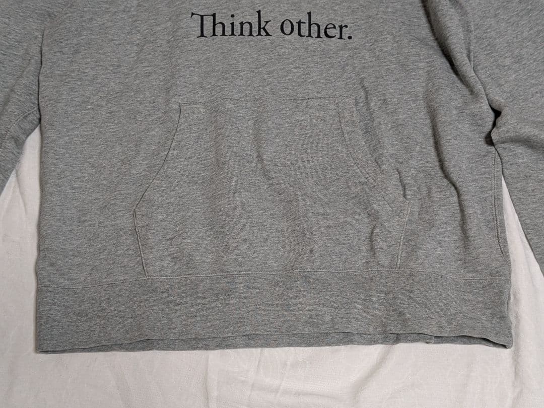 ユニクロ I AM OTHER パーカー XL グレー Think Otherの写真6枚目