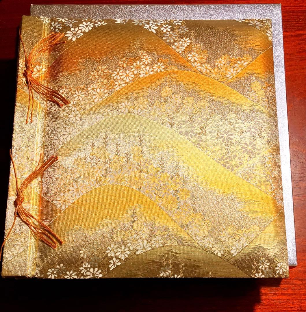 和風アルバム 金襴刺繍のデザイン