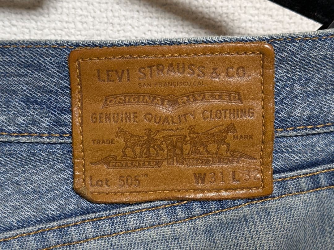 Levi's 505 ダメージデニム W31 L32の写真3枚目