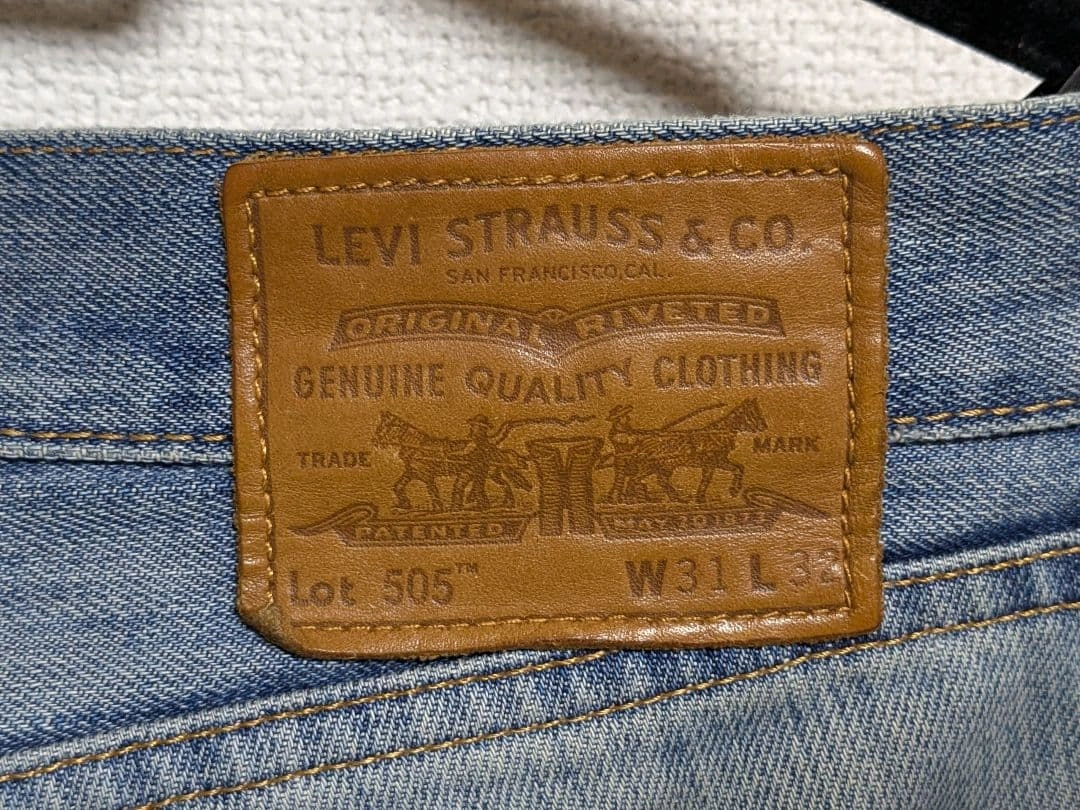 Levi's 505 ダメージデニム W31 L32の写真3枚目