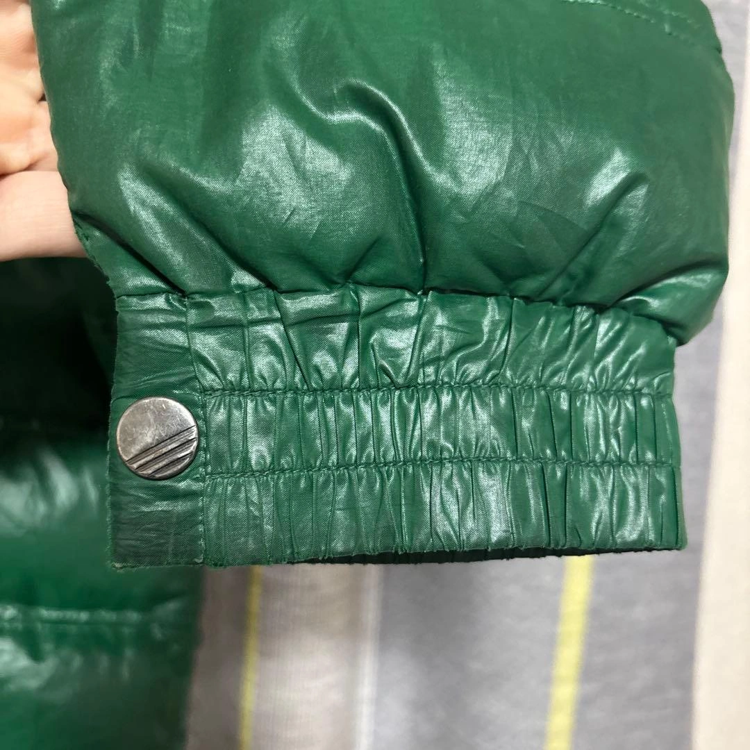 希少色】adidas アディダス ダウンジャケット M 刺繍ロゴ グリーン 光沢の写真3枚目